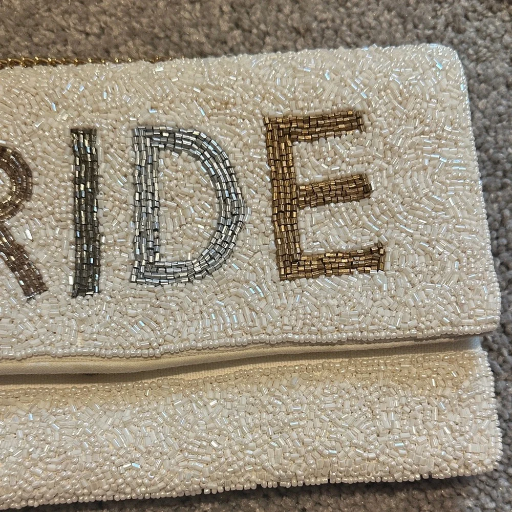 👰🏼 BRIDE Ivory Beaded Crossbody Clutch - Picture 4 of 7